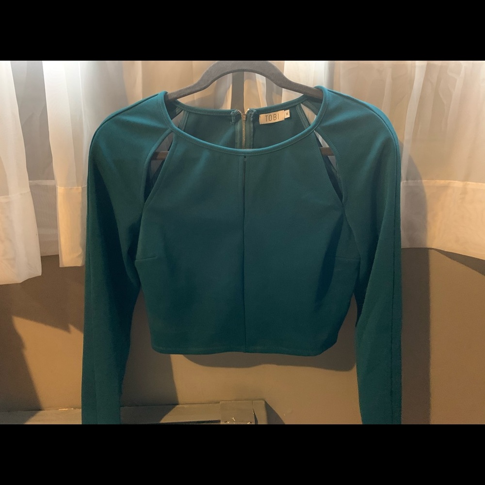 Teal cropped shirt
